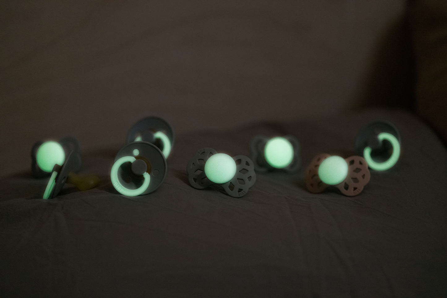 BIBS Pacifier Colour 2 PACK Latex Size 1 Anatomical Blush GLOW/Vanilla GLOW
